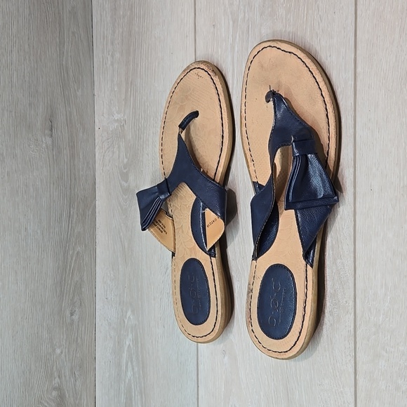 B.O.C. by Born Women Leather Thong Bow Sandals Flats shoes sz 9M - Picture 2 of 11